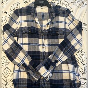 American Eagle Blue and White Flannel - Size Medium